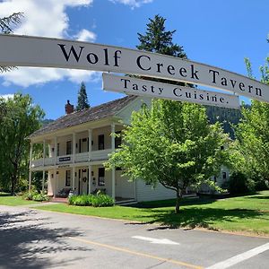 Wolf Creek Inn & Tavern